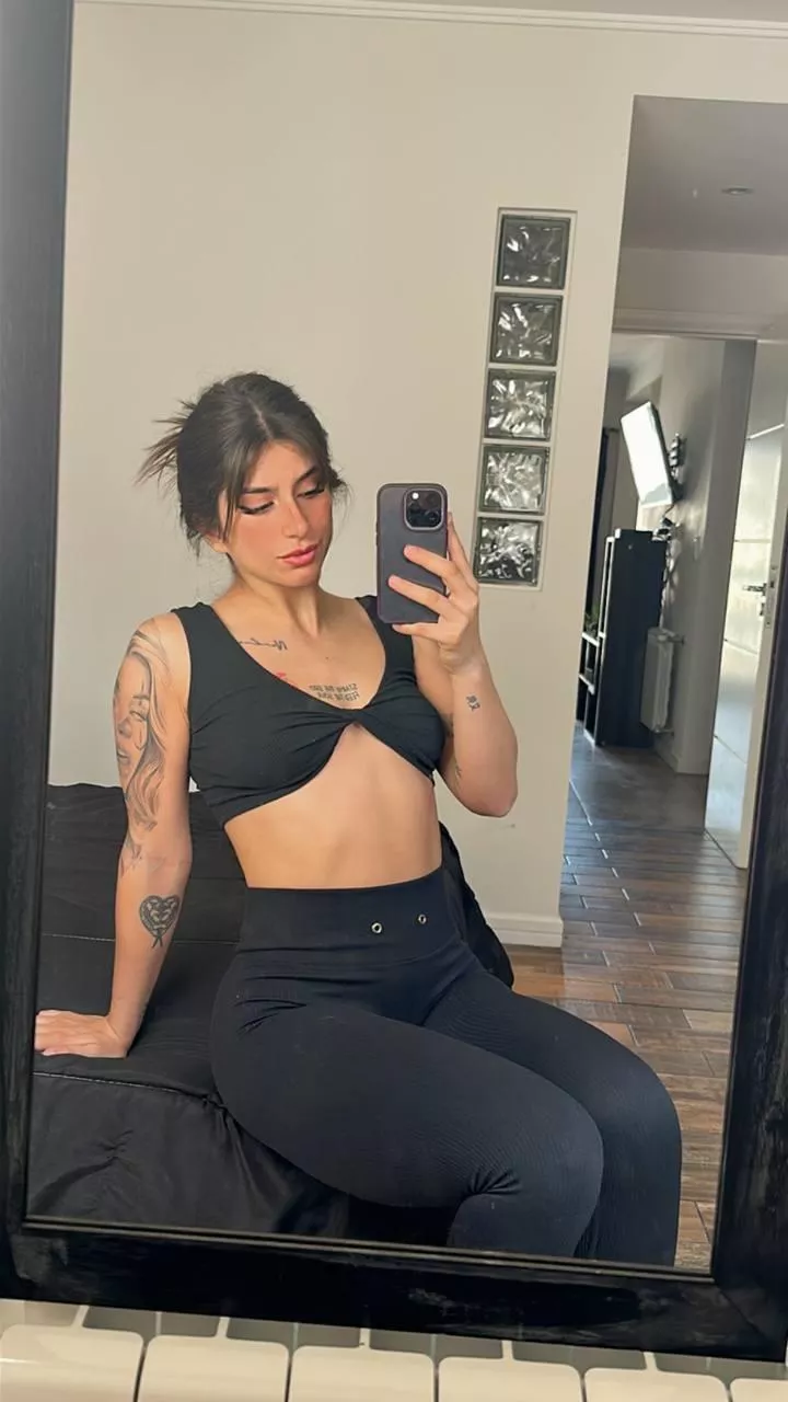 i have been looking for a gym buddy for a while now, preferably with tattoos..