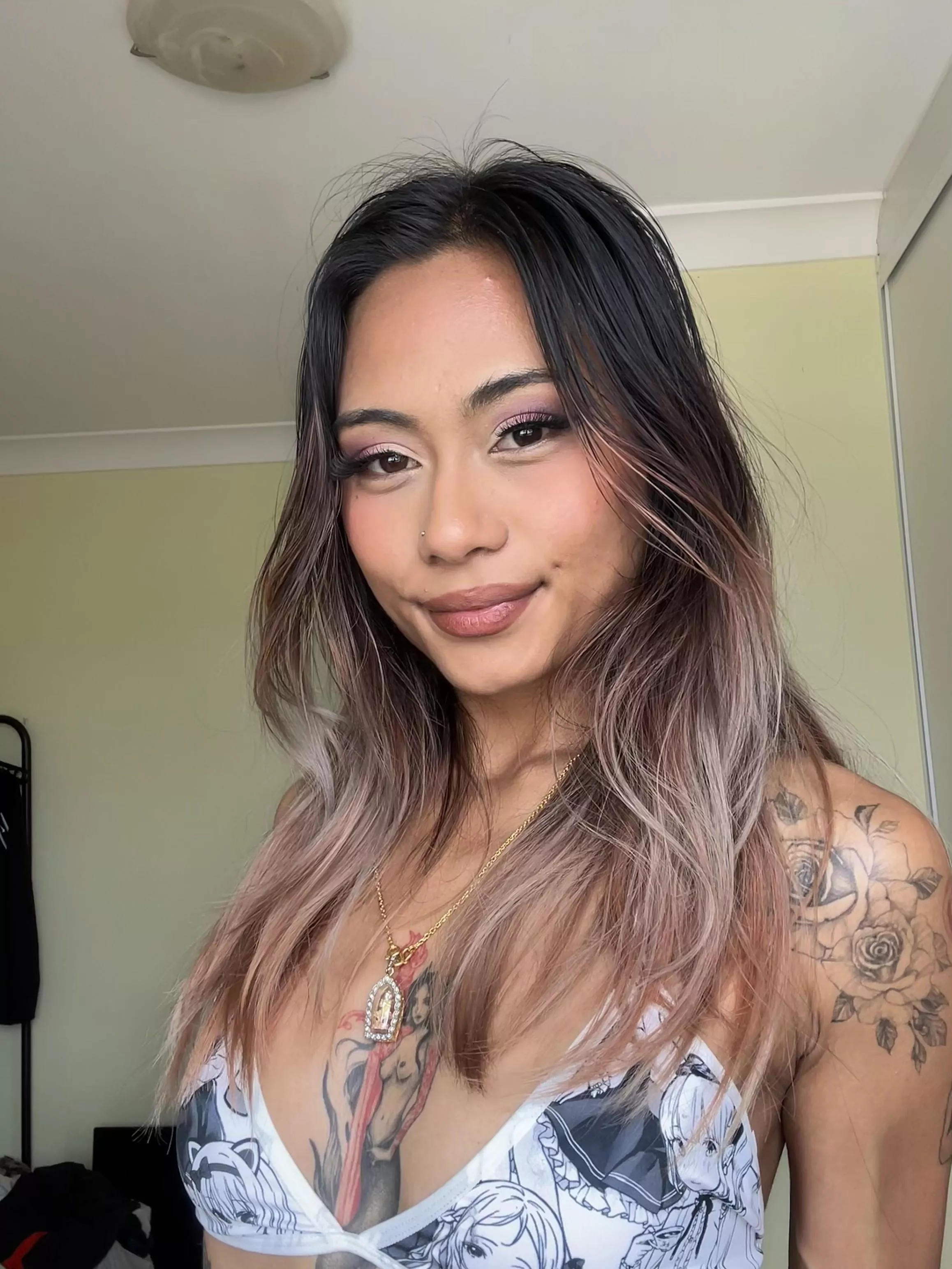 I have the tats and piercing but idk if I fit here😅