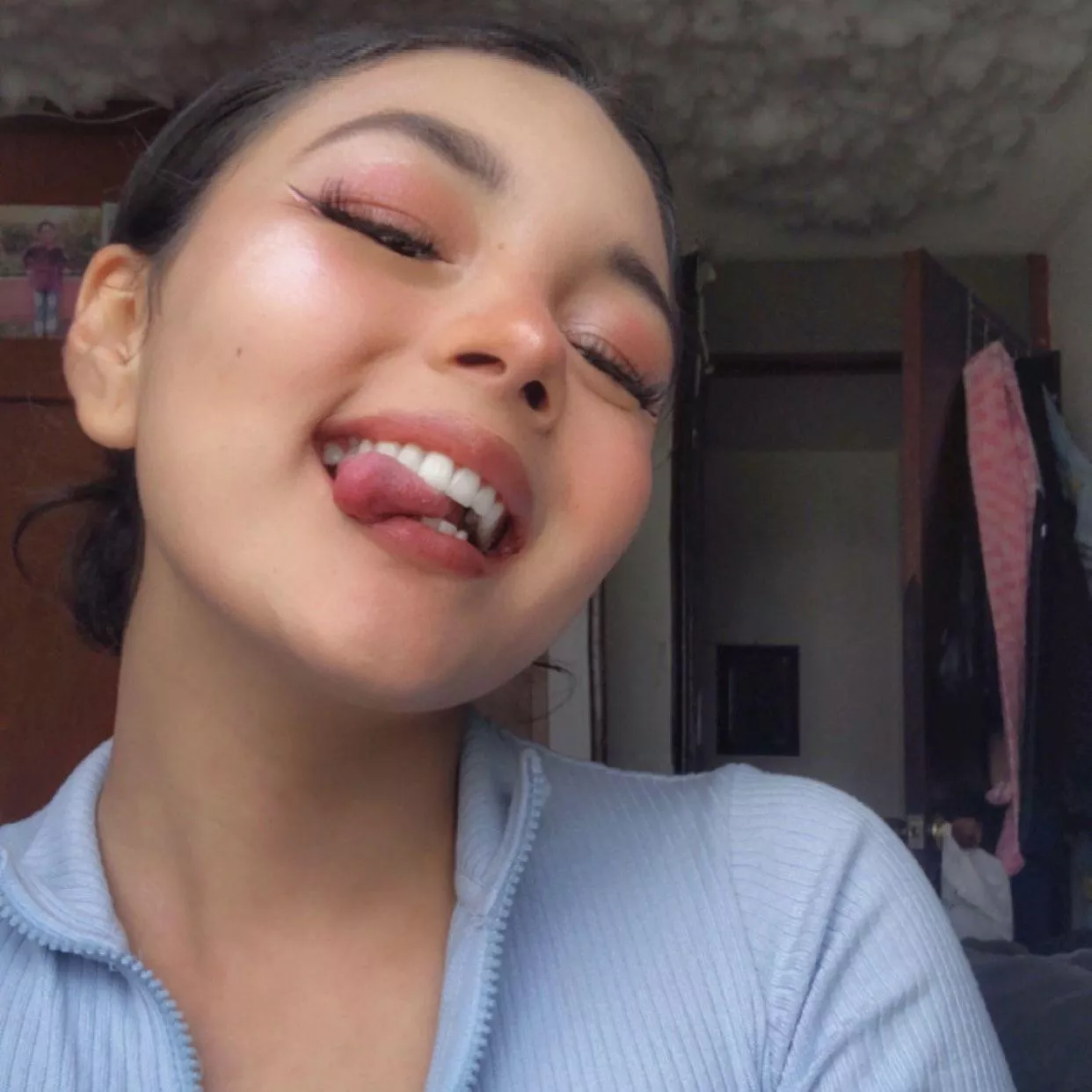 I skipped class to take me pics to send you 🤗