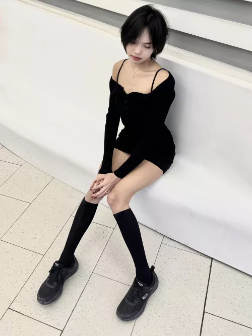 I think my fit is cute even tho i got some dirty looks when i went out :>