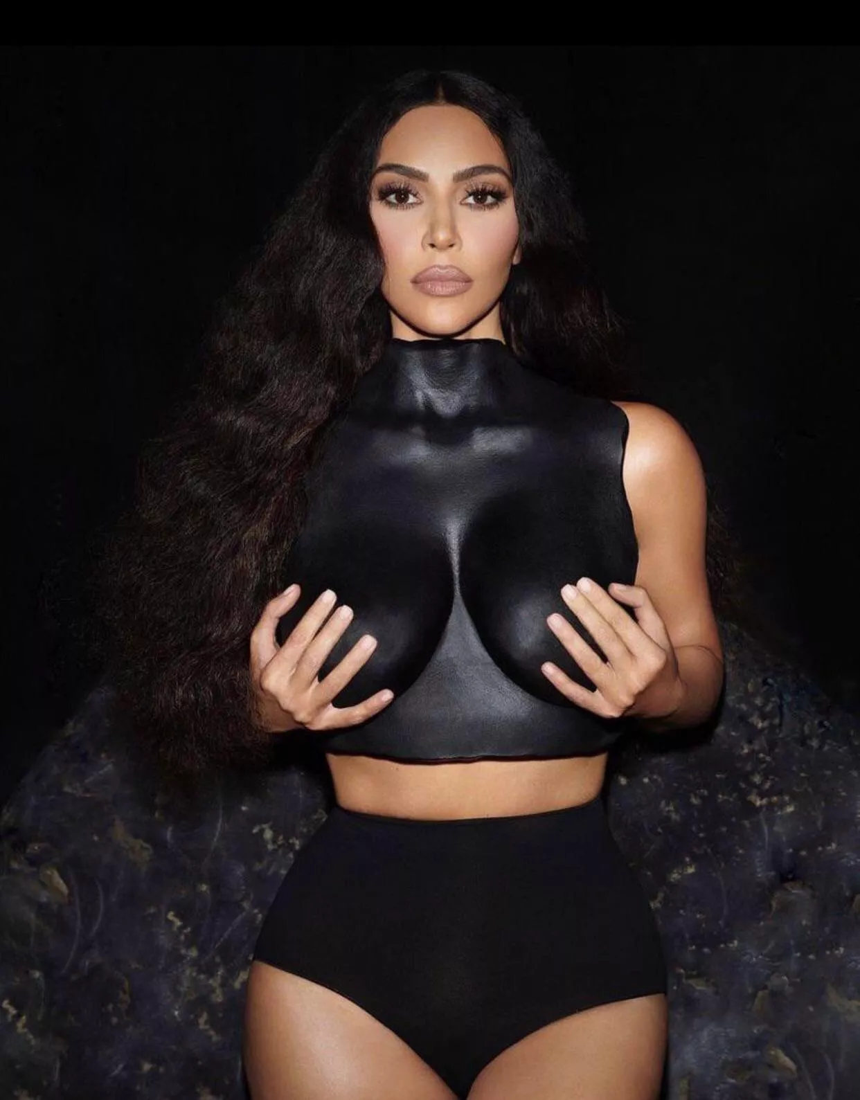 I think she needs a hand 🤤