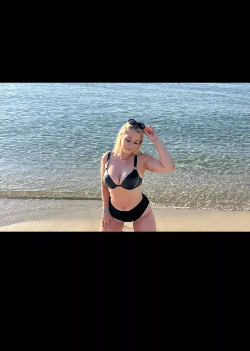 if curvy girls in a bikini are a thing