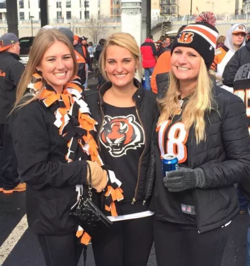 Makeout. Blowjob. Cowgirl.