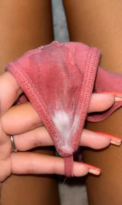 Maybe I shouldn’t wear thongs since I always spill onto my pants 🫠