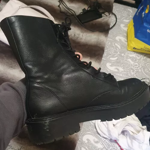 My gf always buys low quality boots, help me pick her christmas gift