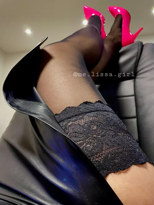 Necessary attributes of every secretary 😘