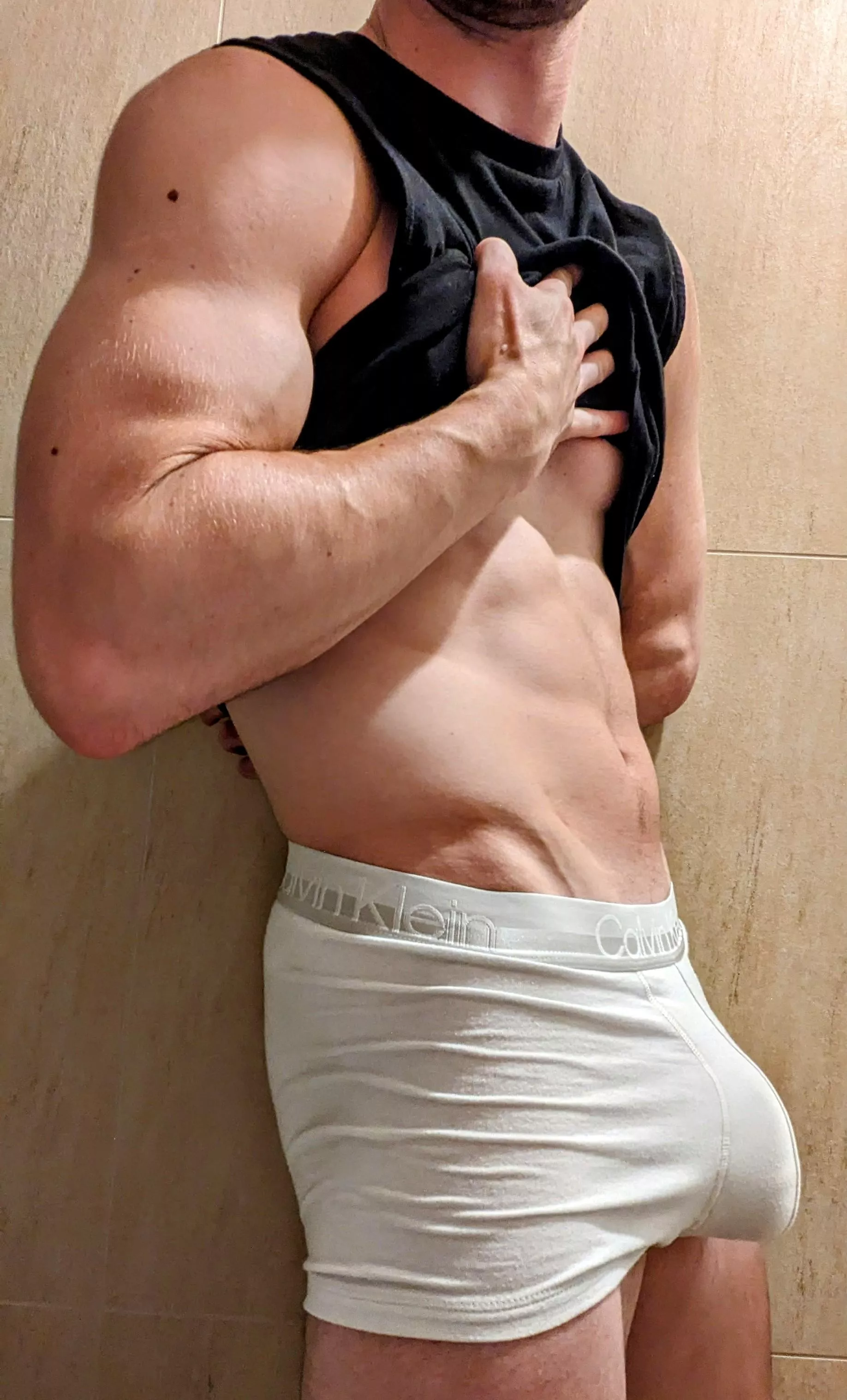 Need someone else to rub bulges with