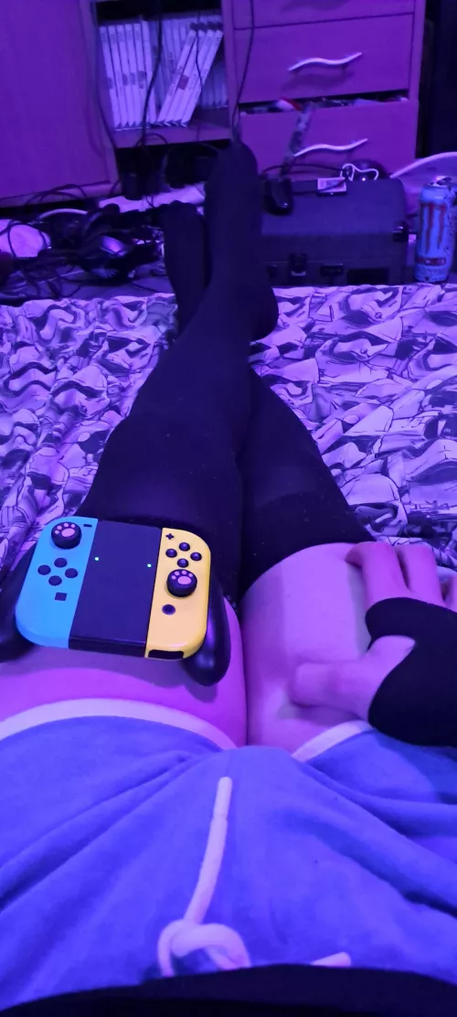 No one cnuddel with me