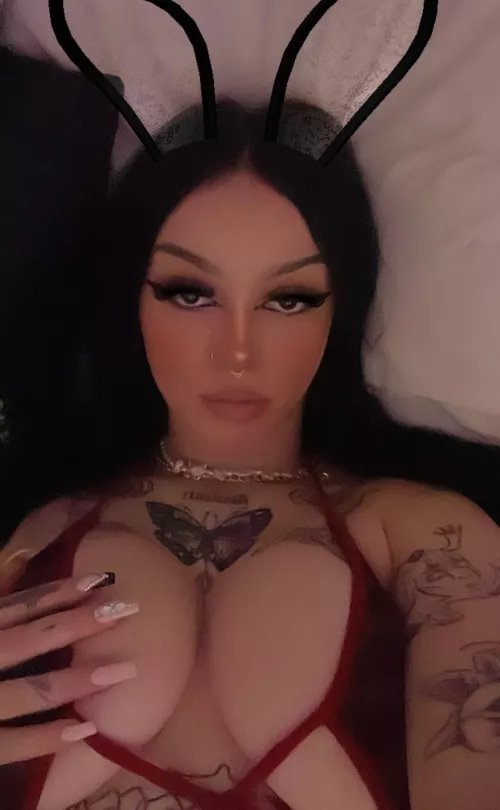 sending nudes to a random commenter