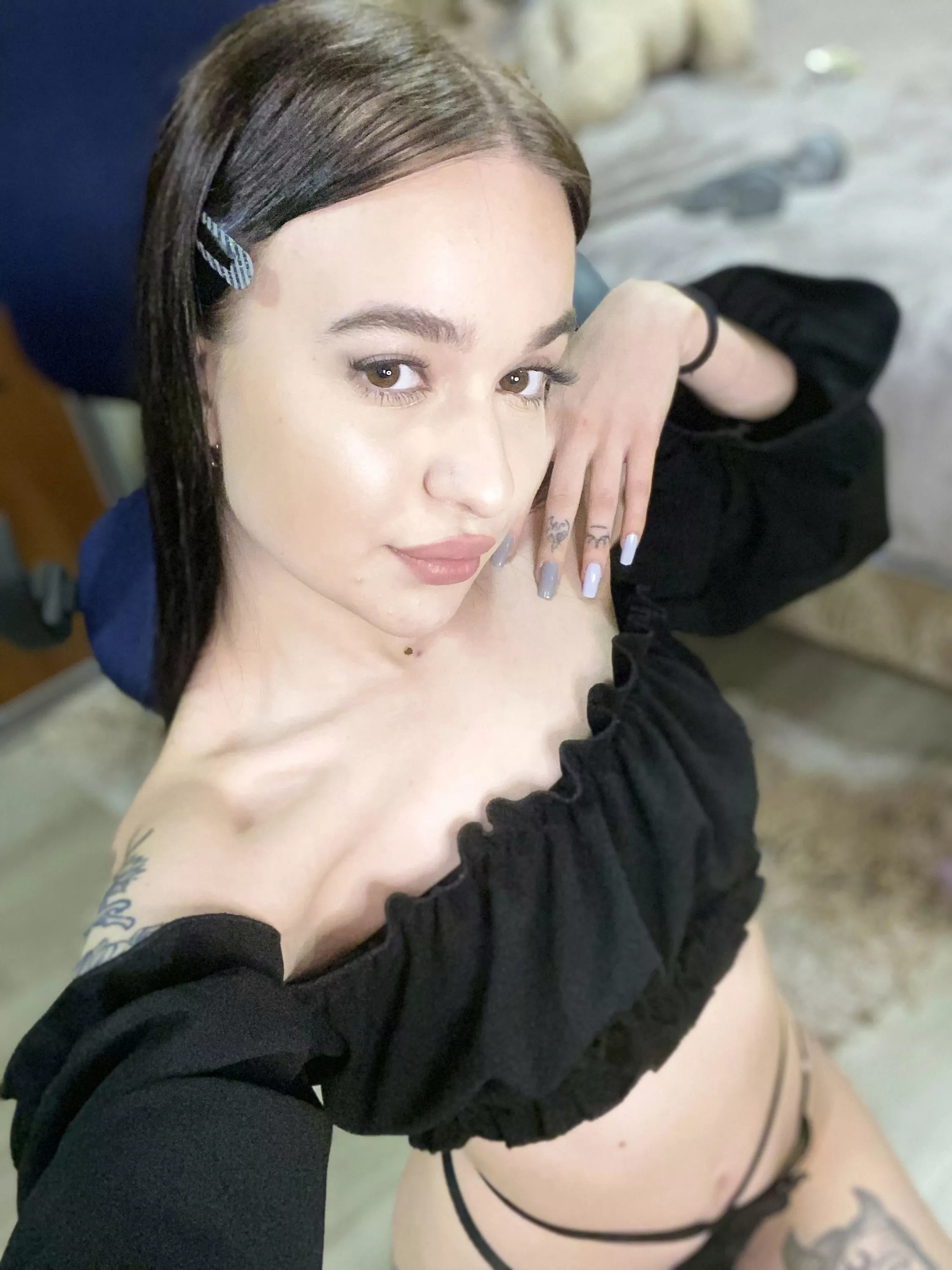 Slaps on the ass turn me on a lot, btw. Do older men prefer 18 yo princesses?