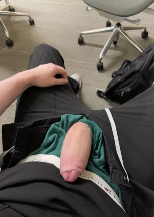 Swiping right or left? 🍆💦