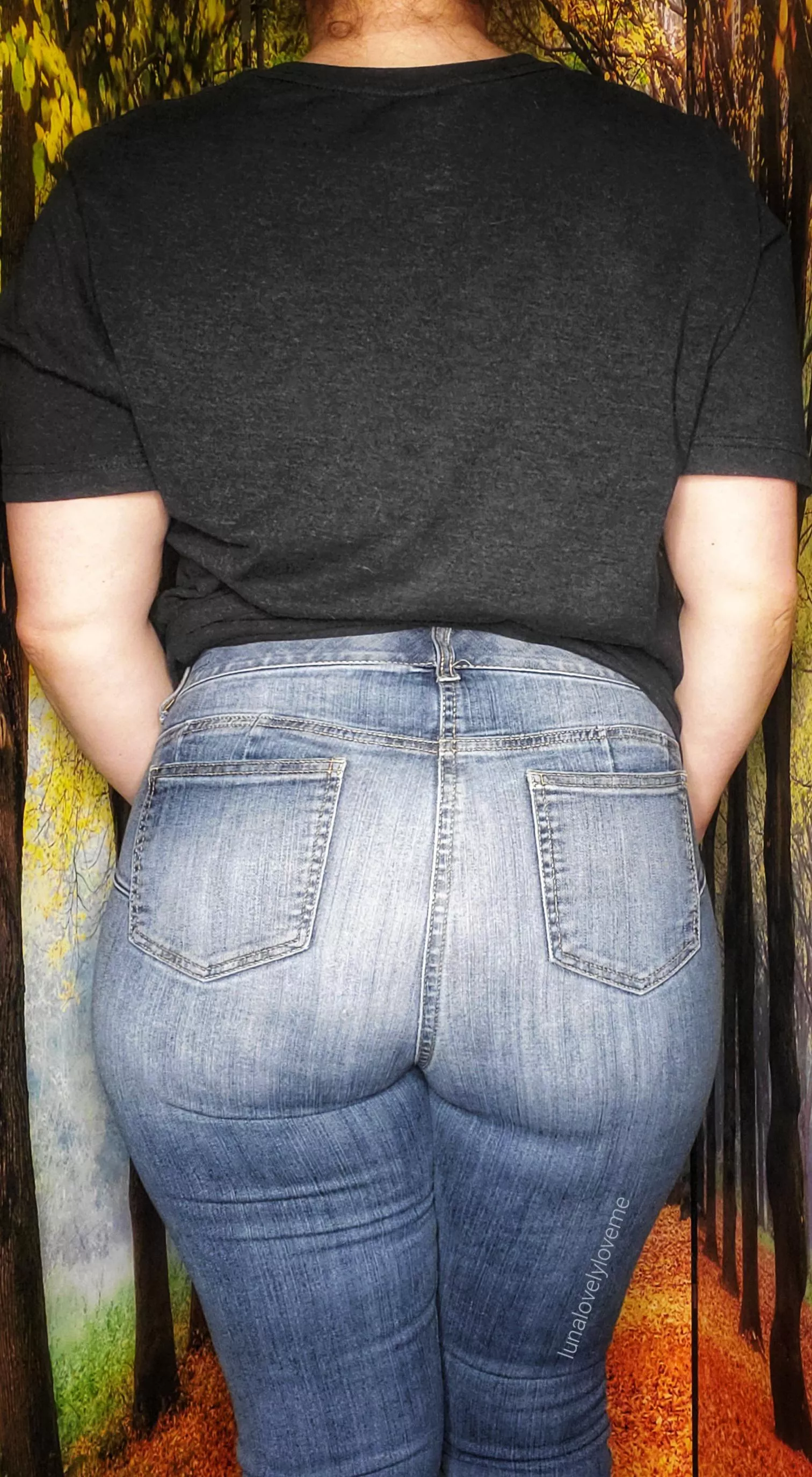 There's just something about a girl in jeans