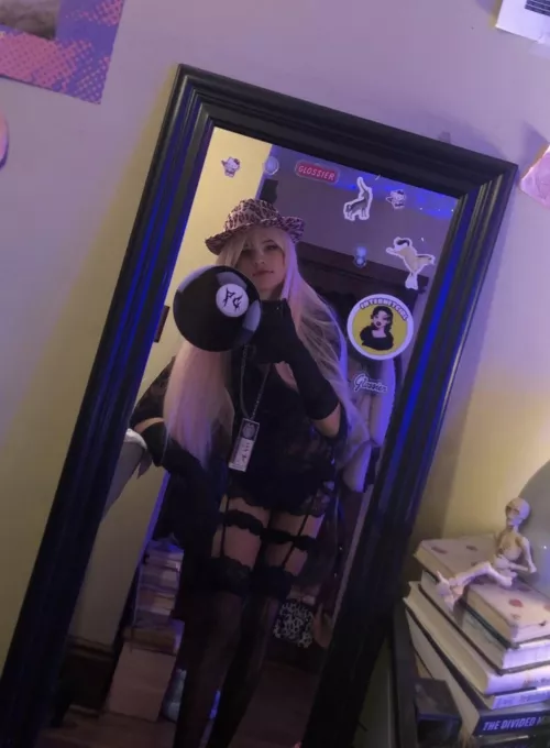 this holiday season makes me wanna be in the relationship 🤭