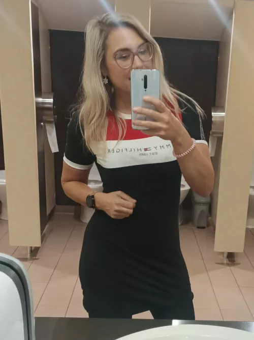 Tights, tight dress, Tommy Hilfiger, thick thighs - What's the next T? 🤭