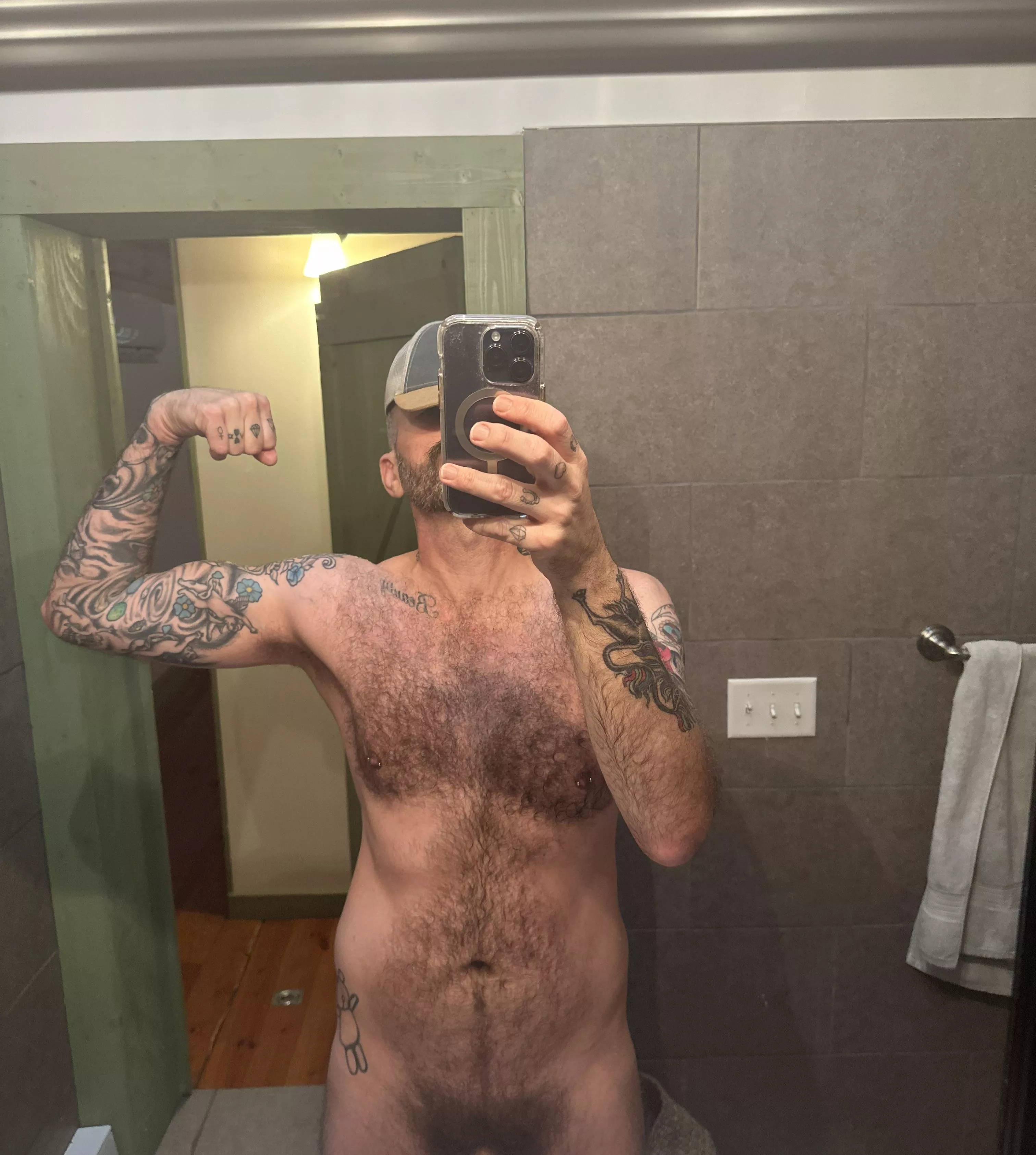 💪🏻. Trying to bulk up for Papa