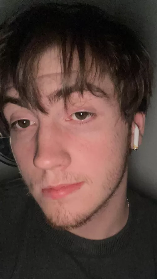 Trying to grow out my facial hair felt kinda cute (18)