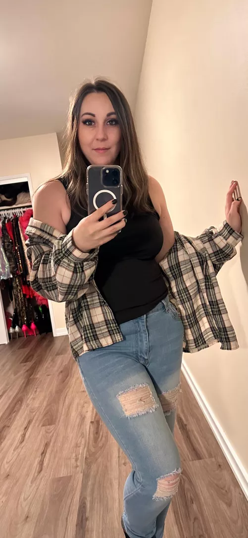 Wanna play with an older woman?