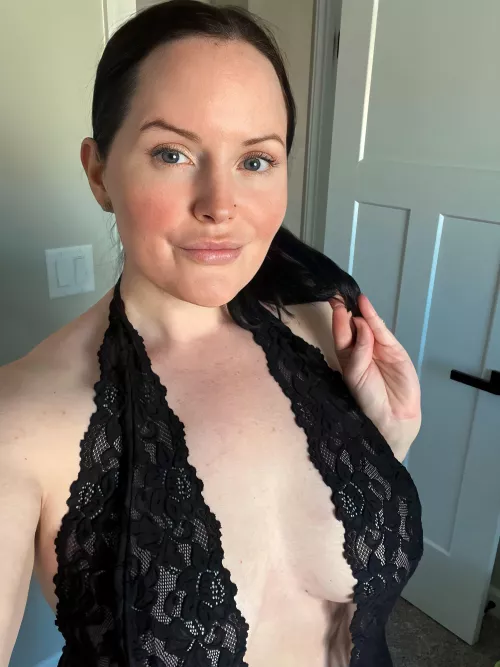 Who loves kinky married women?