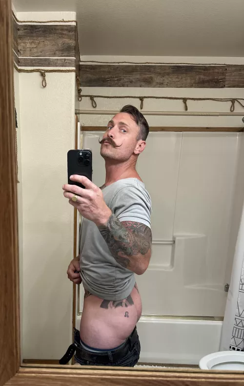 You ever wake up just feeling saucy?? So heres my bum.