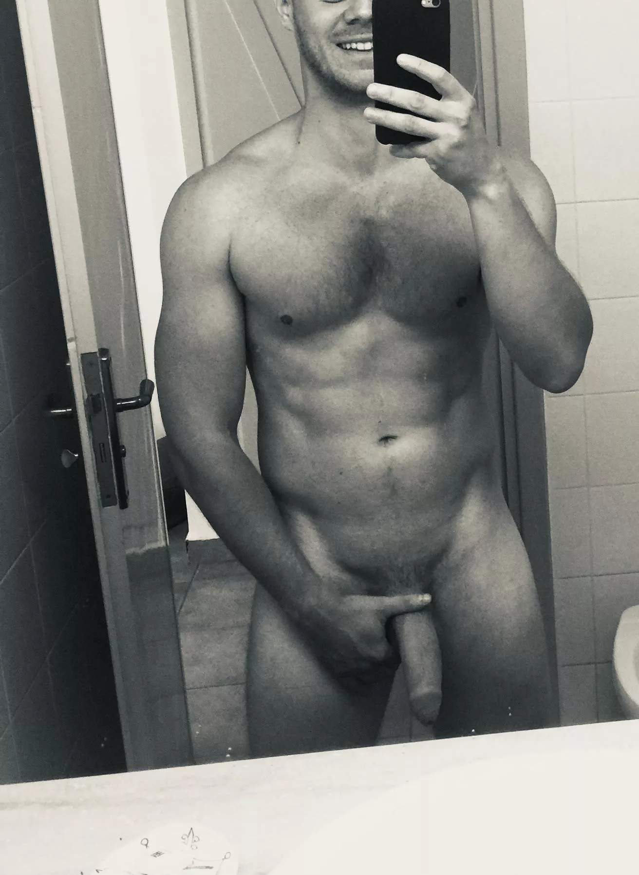 A thick one and a hotel room for the night, hotels gets me so horny 💀✌️