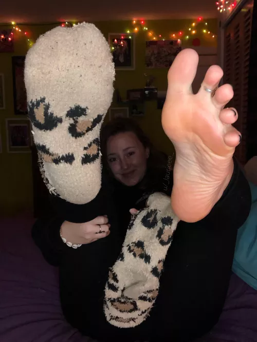 A toe spread in and out of socks! [F]