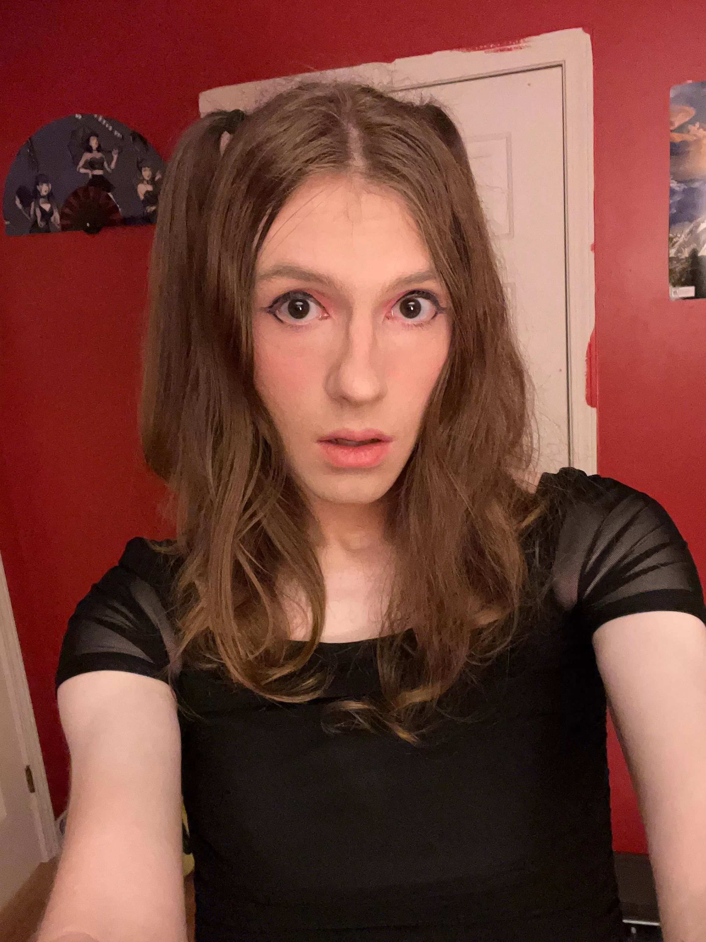 Could someone give me the courage to always present femme😣