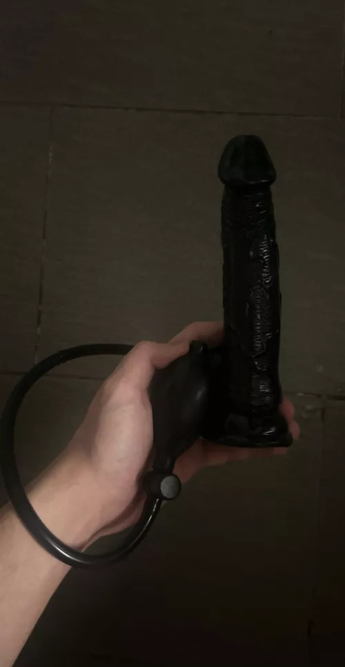 First pumpable dildo, wish me luck I’ve never gaped myself until now