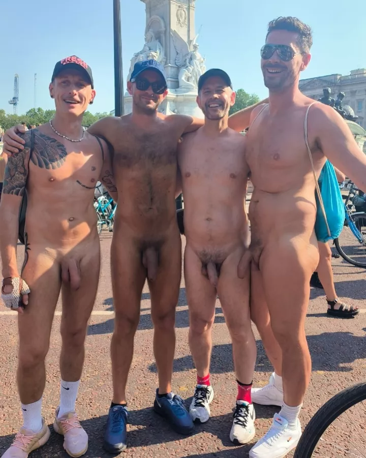 Friends with big dicks are best friends 🍆🍆