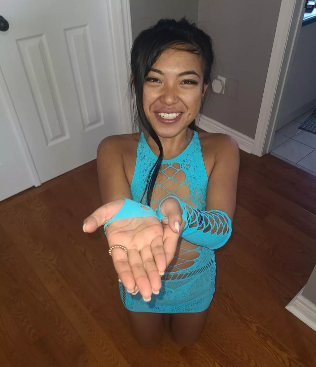 give me that cock, im on my knees