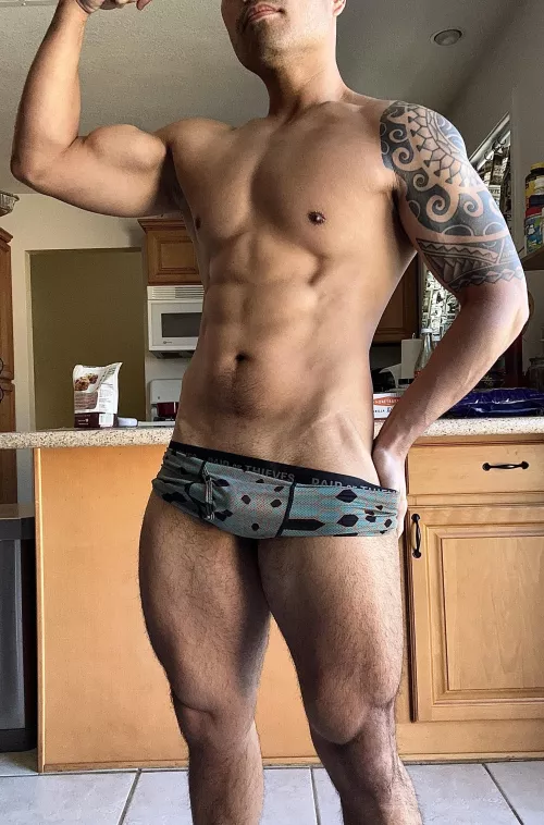 Help me get undressed😉