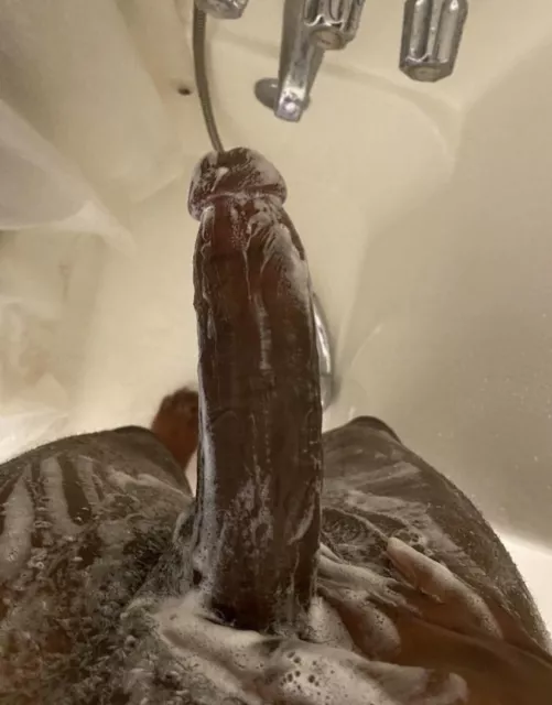 hmu to cum live hung and bbc