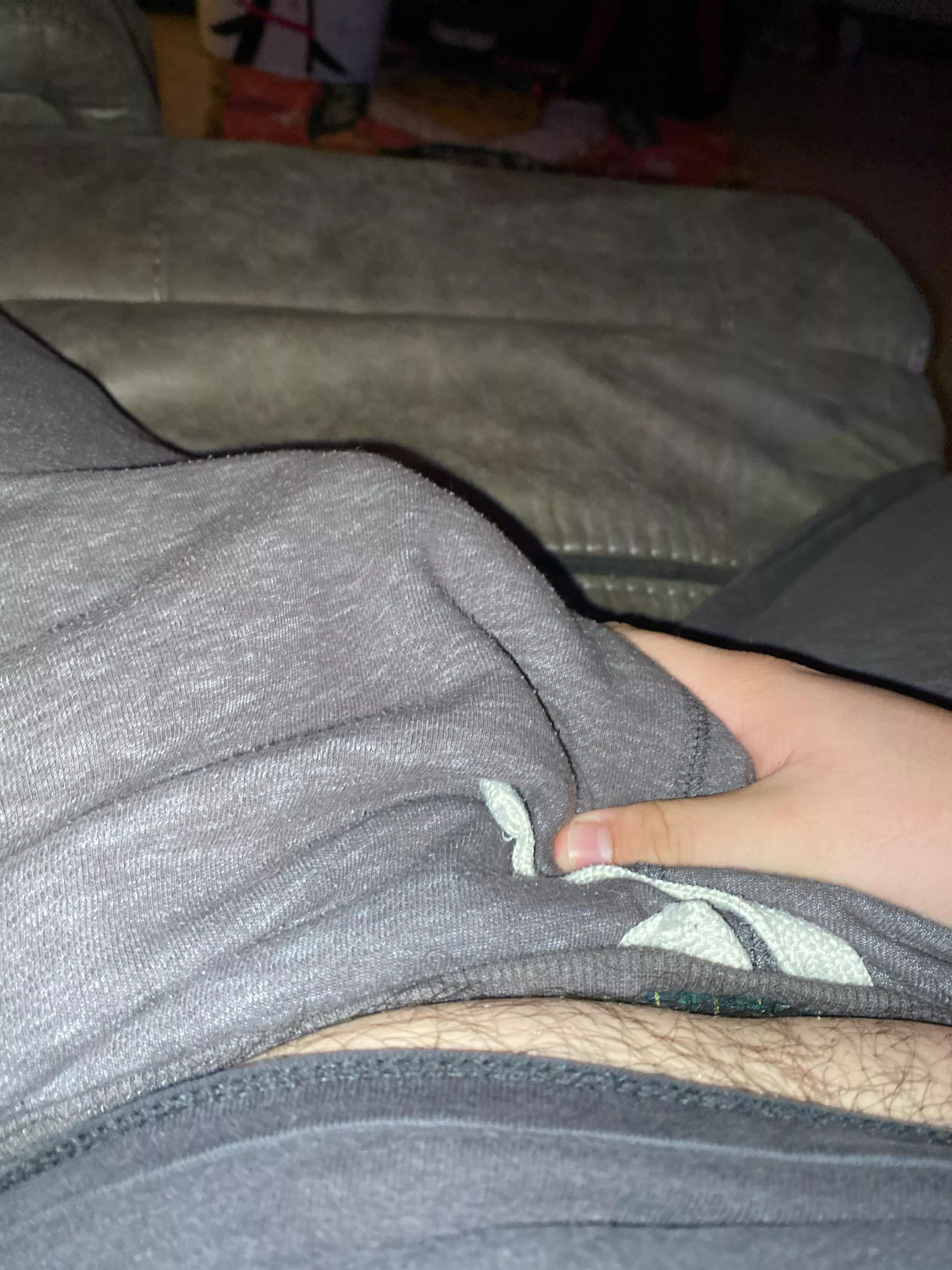 I want a fat ass good boy to dm me and he’ll get to see it fully hard and out 💜