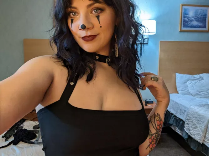 I'm a wife that's up to no good.