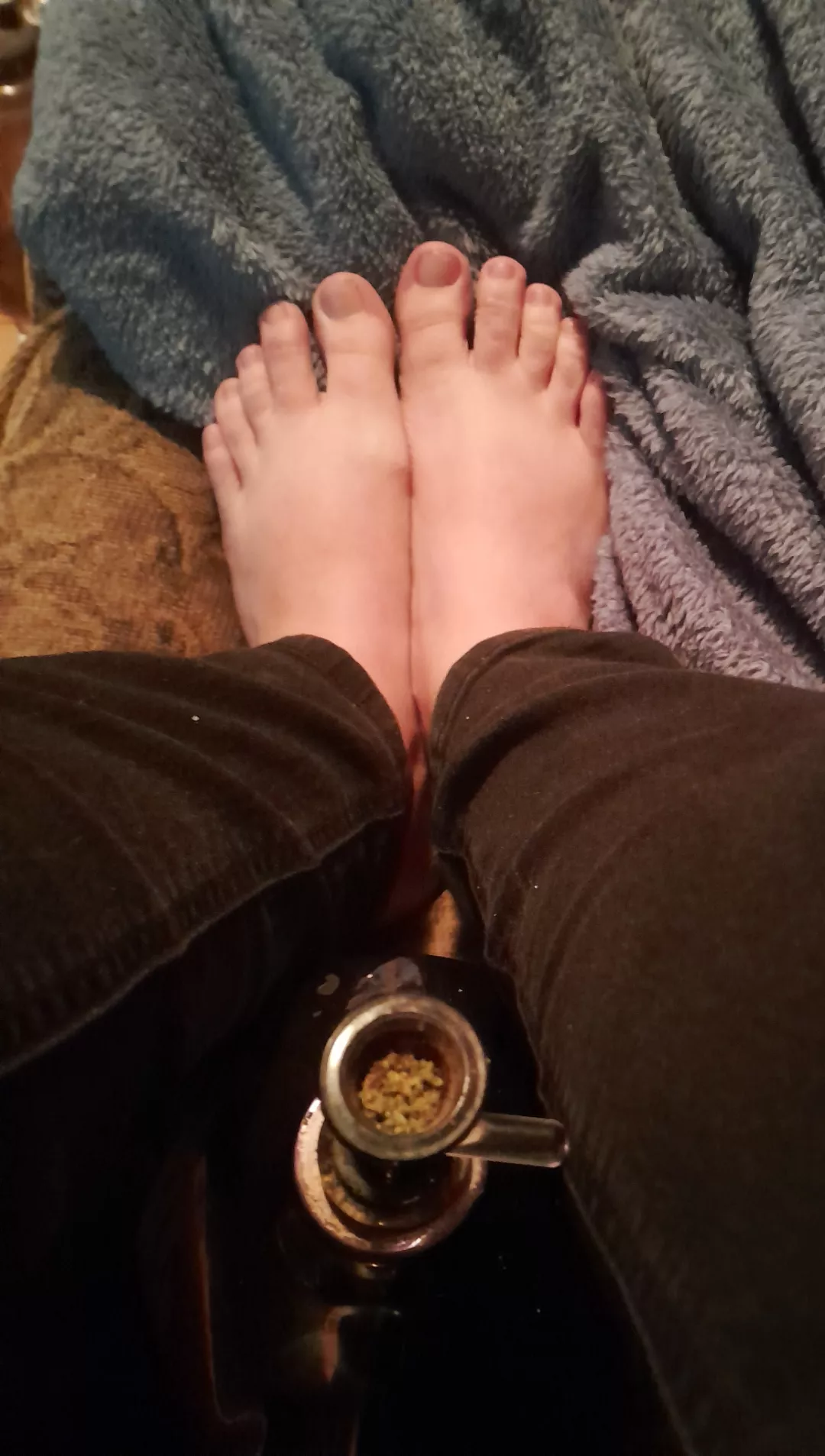 Just a little late night blaze sesh😌