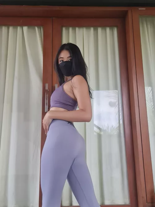 Just showing off my small asian butt. Its hard to beat genetic, but im doing my best in gym