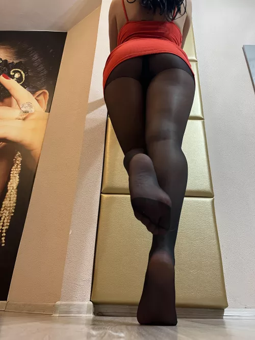 Let's have a great day together. I'm online now https://chaturbate.com/alliana_joy/