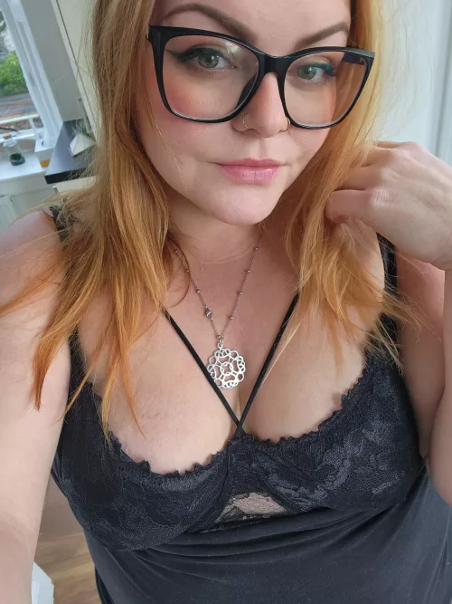 Matching bra and panties always makes me feel more put together 🥰