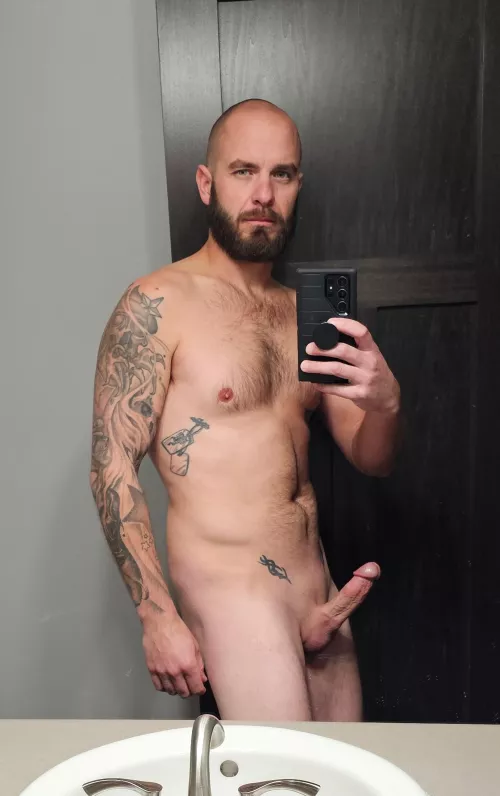 Now that I'm dressed for the day, cum over! 😜