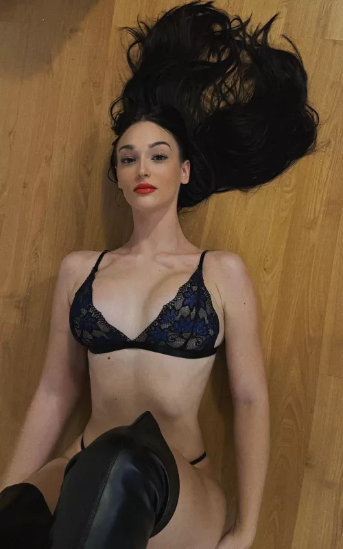 put your cream on my pale body