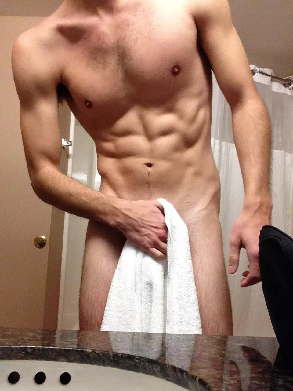 Tasteful (m)ale pics are allowed? Color me grateful.