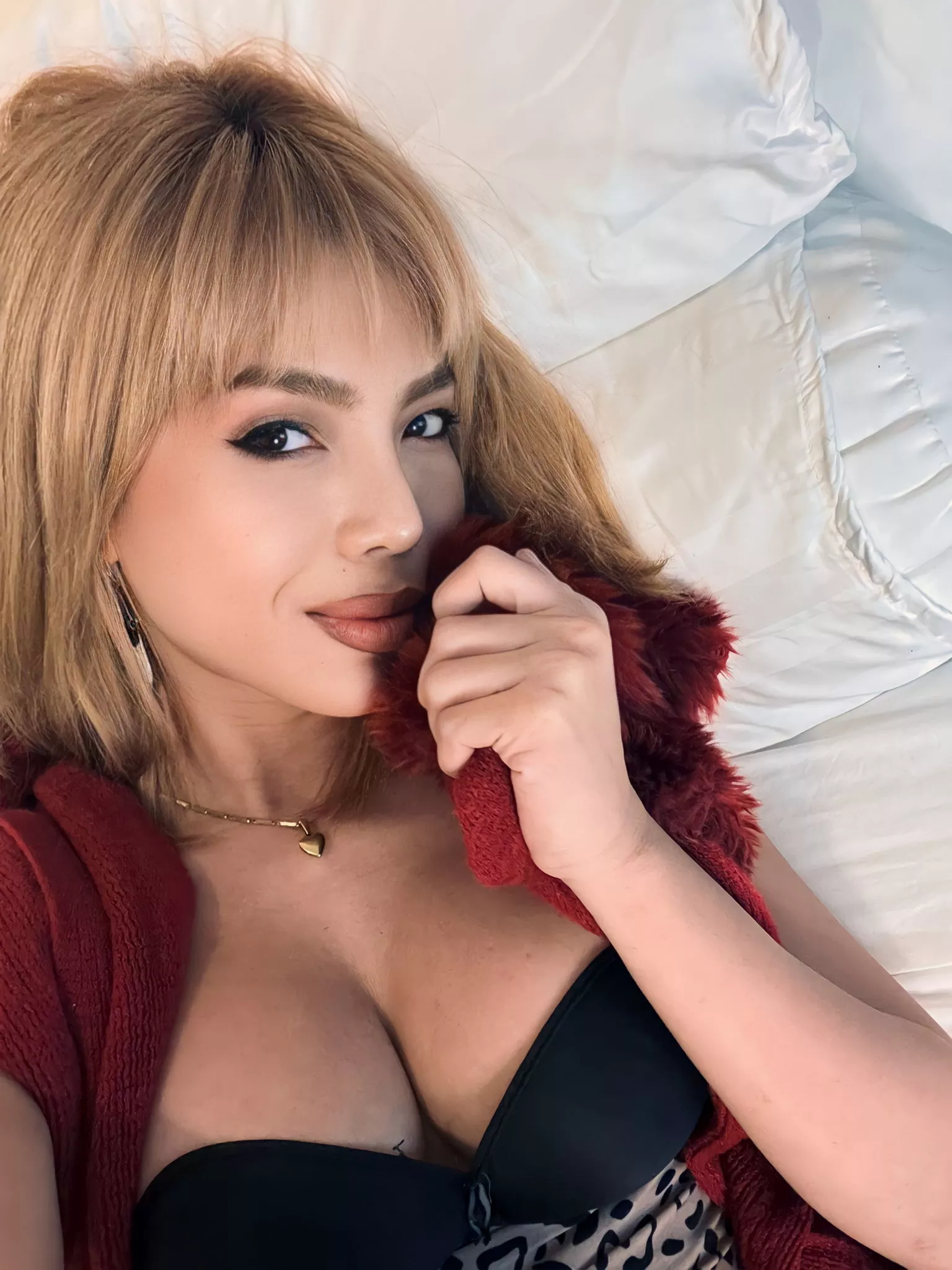 Would you enjoy if it I wore this on our date? ❤️