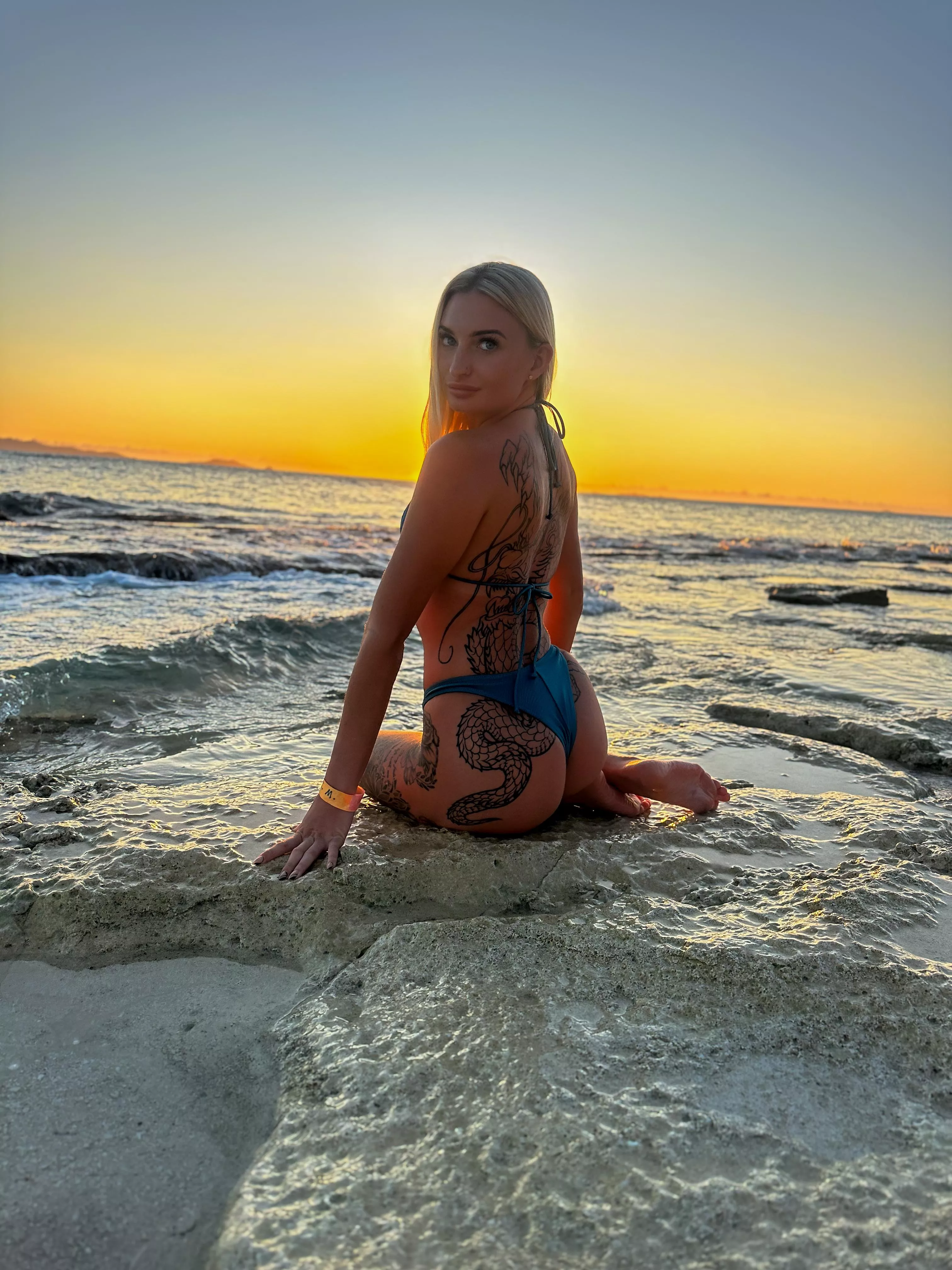 you want the hottest girl tonight in your lap daddy? 🥵 .