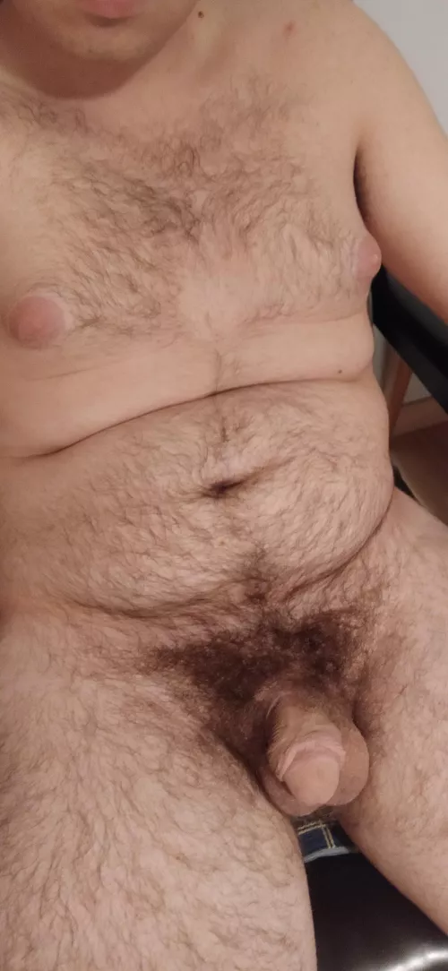 19 I think I need some love from ladies around my age 😳😳