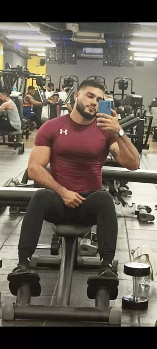 3 years and 150 pounds lost. 😱Looking back can be so painful, but it’s nice to see how far I’ve come. 💪🏼