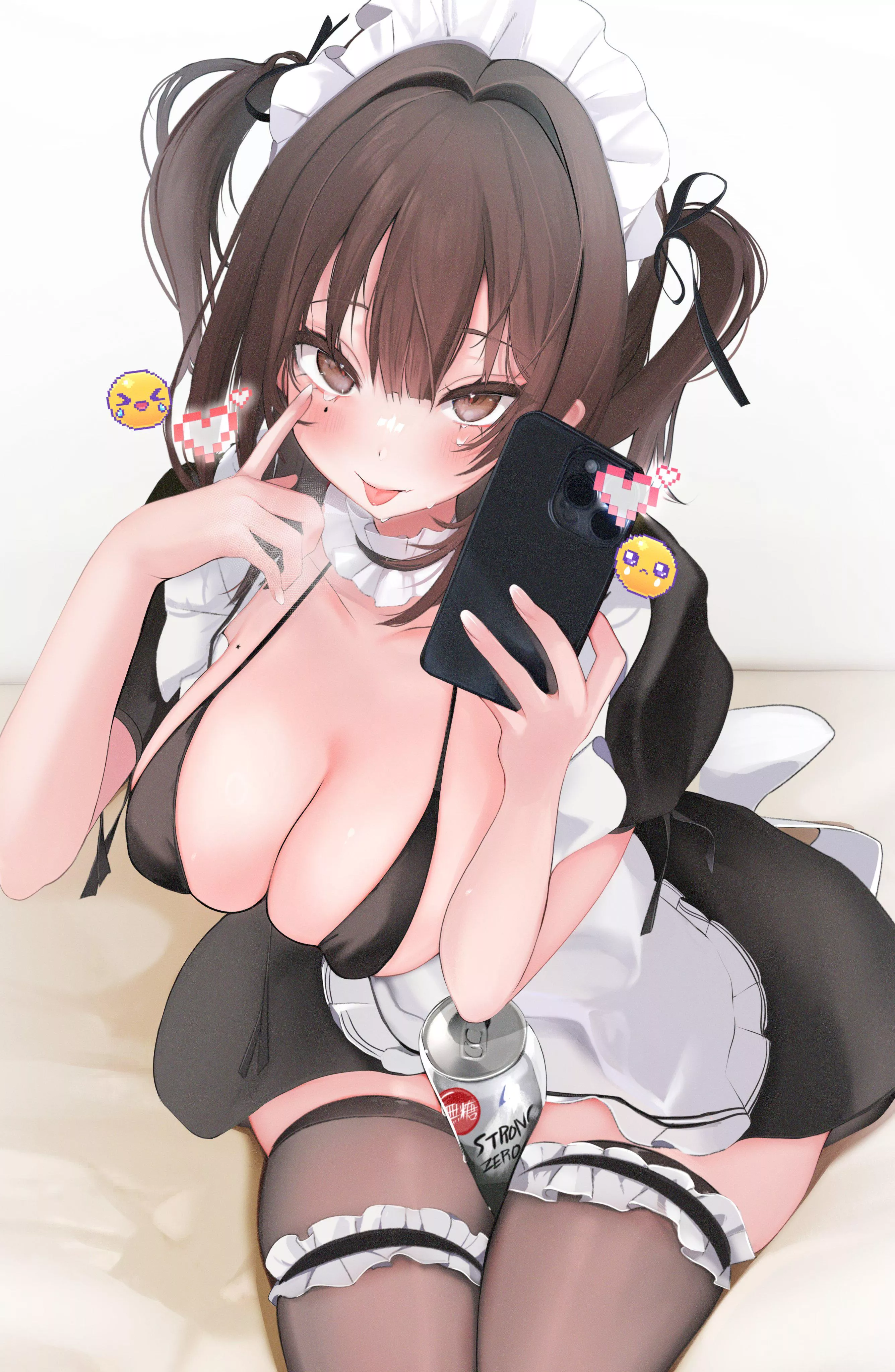 A maid skipping work for a drink [Artist's Original]