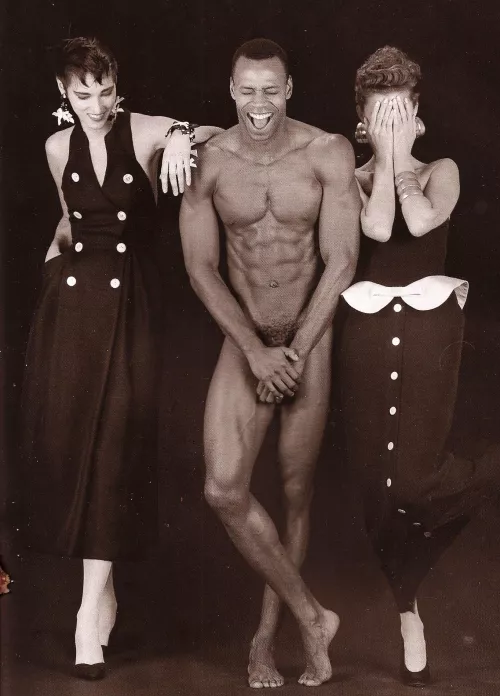 Anyone up for a chat about a recent cfnm experience with a friend of mine?