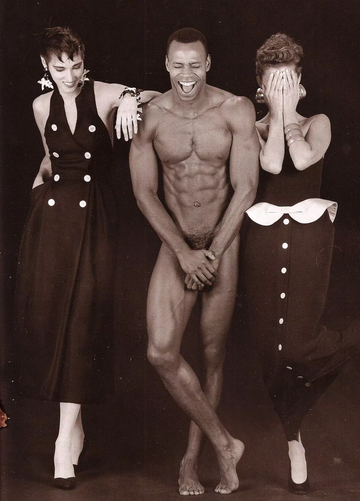 Anyone up for a chat about a recent cfnm experience with a friend of mine?