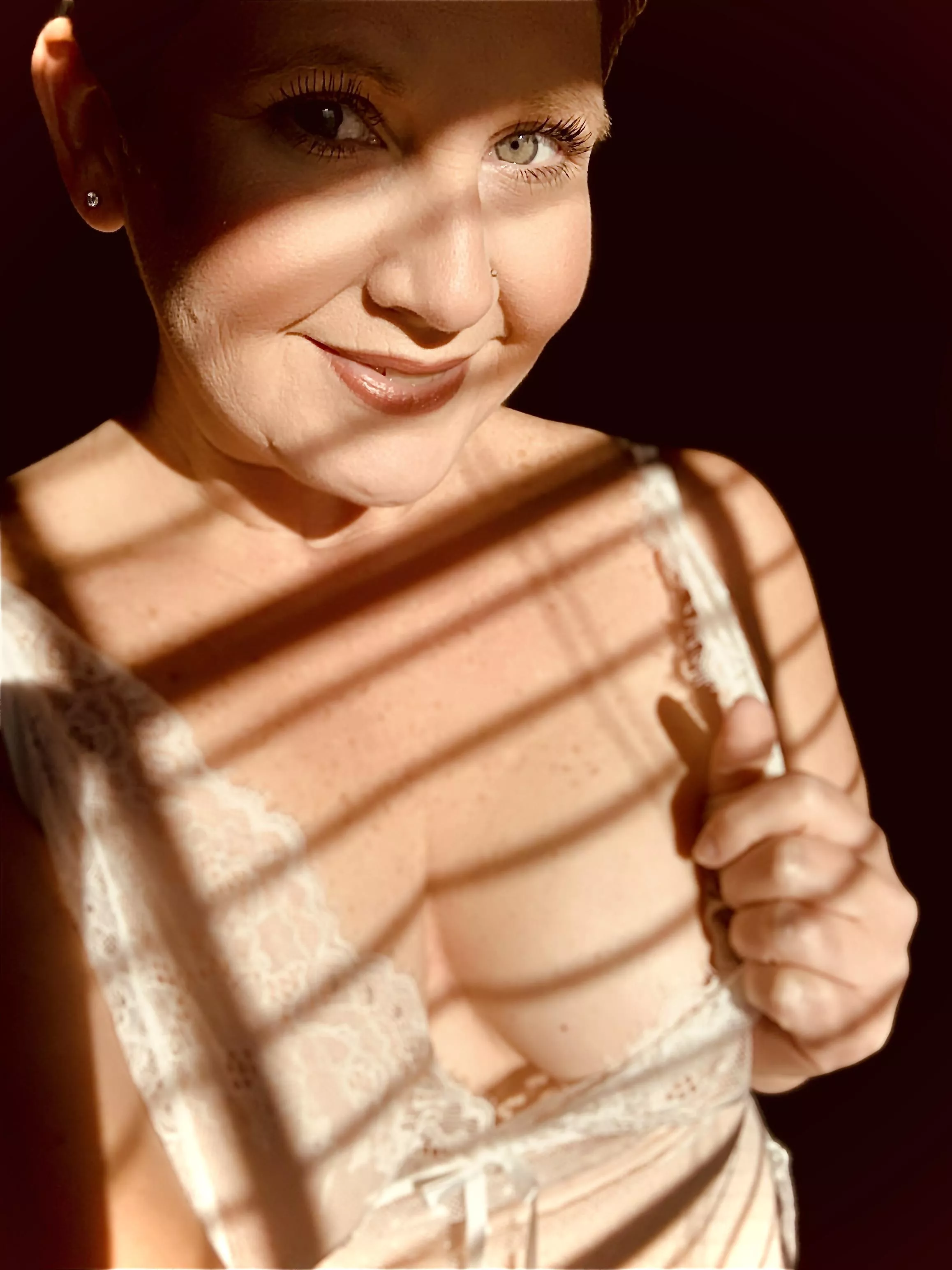 Are you hungry? You can devour this milf if you’d like to ;)