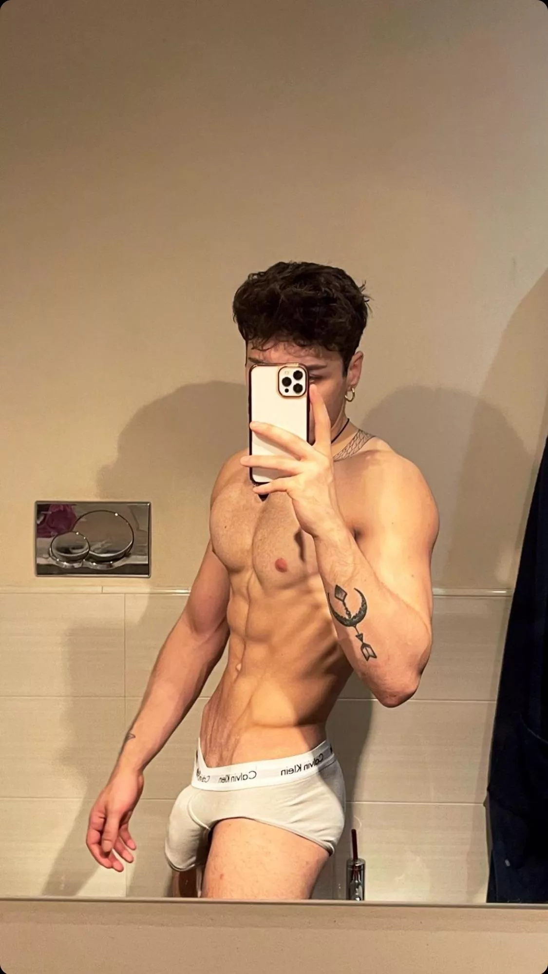 Come and explore me 😉27(m)