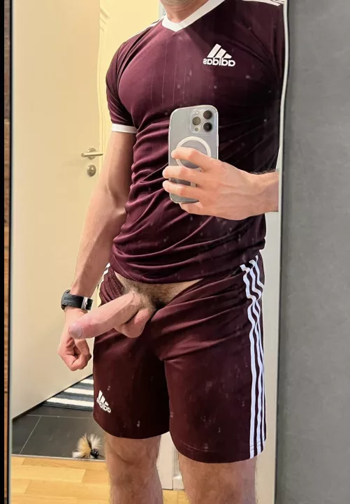 Doesn’t everybody match their gym clothes?